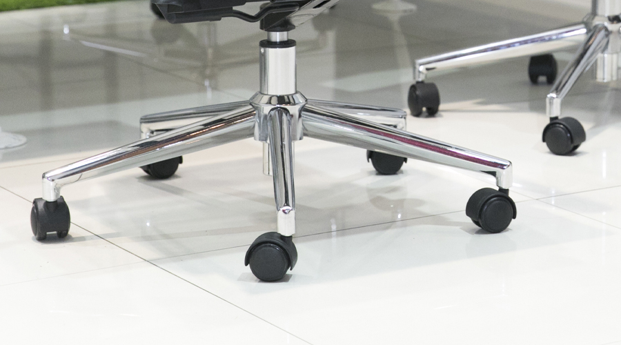 Handy Home, La primera línea de productos de Handy Home fue Tubos y accesorios para closet, posteriormente se empiezan a comercializar Herrajes para muebles, una línea extensa que ha ido abarcando productos como Correderas para cajón, bisagras para muebles, rodajas, accesorios diversos y últimamente accesorios de cocina y patas para sofá; además de también comercializar Jaladeras y Botones con diseños y materiales diversos para todo tipo de gustos decorativos y funcionales para gabinetes y cajones. - RODAJAS