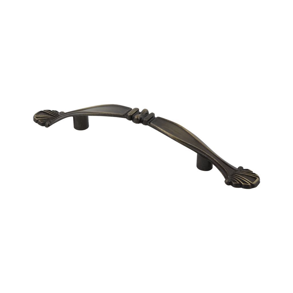 JALADERA TRADICIONAL PARA MUEBLE 3842 - 3843 - Handy Home - Handy home ofrece una gama extensa de herrajes, Jaladeras y Accesorios para mueble de madera, diseñados con la más alta calidad y precio accesible. Contamos con gran variedad de herrajes para cocina y gabinetes entre los que se encuentras correderas para cajón, bisagras bidimensionales y Jaladeras para mueble, fabricadas con variedad de materiales de alta calidad como acero inoxidable, acero galvanizado, zamac, aluminio, nylon etc. Que darán un toque moderno y una decoración única a tus muebles. Contamos con toda una línea completa de accesorios para closet que van desde el tubo, rodamientos, colgador de ganchos hasta tornillos para madera que te ayudaran a la fijación y soporte que necesitan tus puertas y muebles.