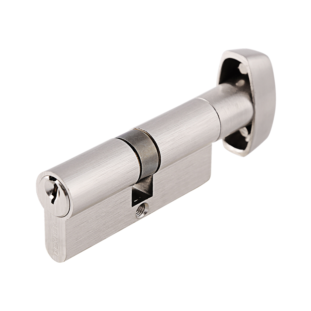 CILINDRO DELUXE INDIVIDUAL FUNCIÓN LLAVE ESTÁNDAR - MARIPOSA - Dexter - Marca mexicana líder en el mercado ferretero ofreciendo cerraduras, bisagras, candados y accesorios para puerta y mueble, brindando gran confianza a nuestros clientes con sus productos de la más alta calidad, buen precio, mayor durabilidad y mejor funcionamiento, manejando materiales de fabricación como Latón, Acero inoxidable, Aluminio etc. Proporcionando mayor seguridad y confianza en la protección de tu hogar, oficina, negocio o cualquier tipo de espacio. Nuestros productos manejan gran variedad de acabados como: Níquel Satinado, Latón Antiguo, Latón Brillante, Blanco, ADK, Negro, Beige entre otros. Con variedad de mecanismos de instalación y tipos de llave.