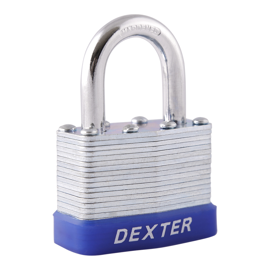 CANDADO LAMINADO DE GANCHO CORTO CON LLAVE ESTÁNDAR - Dexter - Marca mexicana líder en el mercado ferretero ofreciendo cerraduras, bisagras, candados y accesorios para puerta y mueble, brindando gran confianza a nuestros clientes con sus productos de la más alta calidad, buen precio, mayor durabilidad y mejor funcionamiento, manejando materiales de fabricación como Latón, Acero inoxidable, Aluminio etc. Proporcionando mayor seguridad y confianza en la protección de tu hogar, oficina, negocio o cualquier tipo de espacio. Nuestros productos manejan gran variedad de acabados como: Níquel Satinado, Latón Antiguo, Latón Brillante, Blanco, ADK, Negro, Beige entre otros. Con variedad de mecanismos de instalación y tipos de llave.