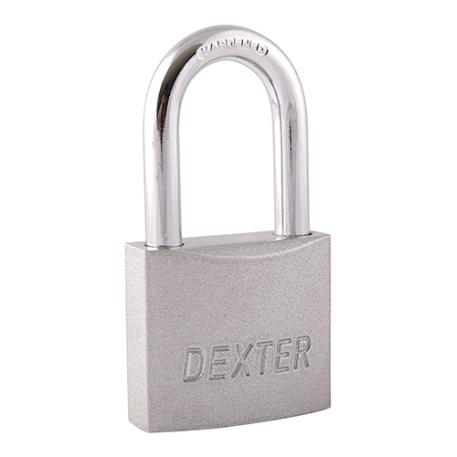 Dexter, La marca se desarrolla con la finalidad de dar a los clientes una opción segura, confiable, funcional, durable y diversa de artículos relacionados con la protección de bienes inmuebles. CANDADO METÁLICO CILINDRO DE LATÓN - CANDADO METÁLICO CILINDRO DE LATÓN DE GANCHO LARGO CON LLAVE ESTÁNDAR