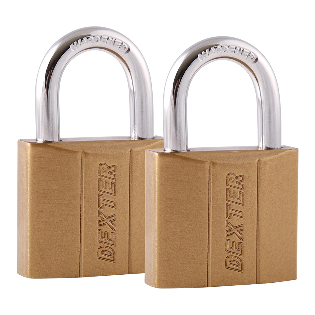COMBO DE CANDADO LATONADO DE GANCHO CORTO CON LLAVE ESTÁNDAR - Dexter - Marca mexicana líder en el mercado ferretero ofreciendo cerraduras, bisagras, candados y accesorios para puerta y mueble, brindando gran confianza a nuestros clientes con sus productos de la más alta calidad, buen precio, mayor durabilidad y mejor funcionamiento, manejando materiales de fabricación como Latón, Acero inoxidable, Aluminio etc. Proporcionando mayor seguridad y confianza en la protección de tu hogar, oficina, negocio o cualquier tipo de espacio. Nuestros productos manejan gran variedad de acabados como: Níquel Satinado, Latón Antiguo, Latón Brillante, Blanco, ADK, Negro, Beige entre otros. Con variedad de mecanismos de instalación y tipos de llave.