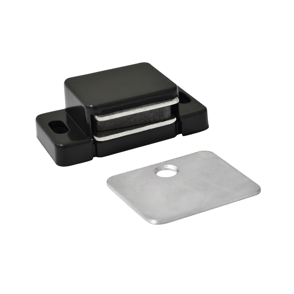 BROCHE MAGNÉTICO SENCILLO PARA PUERTA - Handy Home - Handy home ofrece una gama extensa de herrajes, Jaladeras y Accesorios para mueble de madera, diseñados con la más alta calidad y precio accesible. Contamos con gran variedad de herrajes para cocina y gabinetes entre los que se encuentras correderas para cajón, bisagras bidimensionales y Jaladeras para mueble, fabricadas con variedad de materiales de alta calidad como acero inoxidable, acero galvanizado, zamac, aluminio, nylon etc. Que darán un toque moderno y una decoración única a tus muebles. Contamos con toda una línea completa de accesorios para closet que van desde el tubo, rodamientos, colgador de ganchos hasta tornillos para madera que te ayudaran a la fijación y soporte que necesitan tus puertas y muebles.