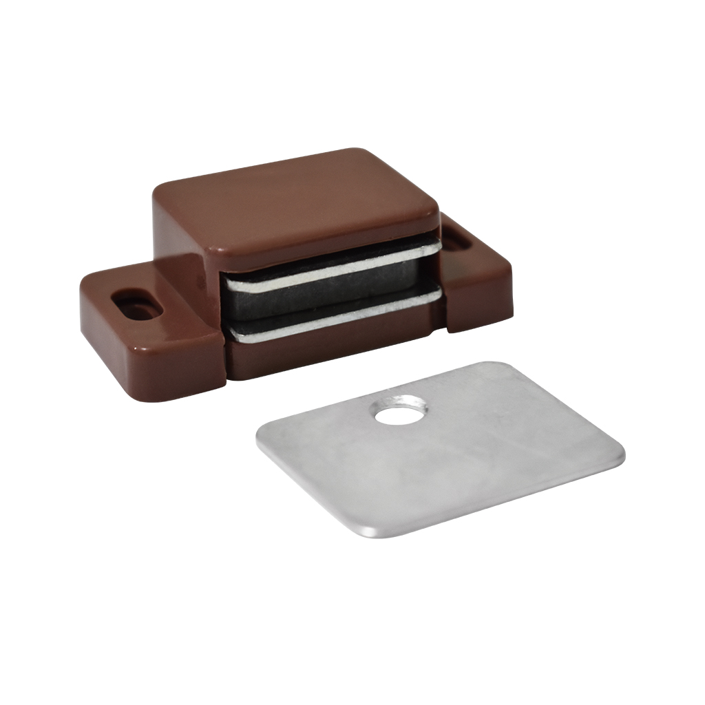 BROCHE MAGNÉTICO SENCILLO PARA PUERTA - Handy Home - Handy home ofrece una gama extensa de herrajes, Jaladeras y Accesorios para mueble de madera, diseñados con la más alta calidad y precio accesible. Contamos con gran variedad de herrajes para cocina y gabinetes entre los que se encuentras correderas para cajón, bisagras bidimensionales y Jaladeras para mueble, fabricadas con variedad de materiales de alta calidad como acero inoxidable, acero galvanizado, zamac, aluminio, nylon etc. Que darán un toque moderno y una decoración única a tus muebles. Contamos con toda una línea completa de accesorios para closet que van desde el tubo, rodamientos, colgador de ganchos hasta tornillos para madera que te ayudaran a la fijación y soporte que necesitan tus puertas y muebles.