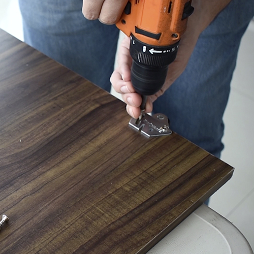 SISTEMA PARA PUERTA CORREDIZA RIEL DOBLE "J" - Handy Home es una marca del grupo Chapa Industrias, S.A. de C.V. 
                                                                            compite fuertemente en el mercado de cerraduras, bisagras, candados y accesorios para puerta teniendo cede en Monterrey, N.L. desde 2004.
                                                                            La marca se desarrolla con la finalidad de dar a los clientes una opción segura, confiable, funcional, durable y diversa de artículos 
                                                                            relacionados con la protección de bienes inmuebles.